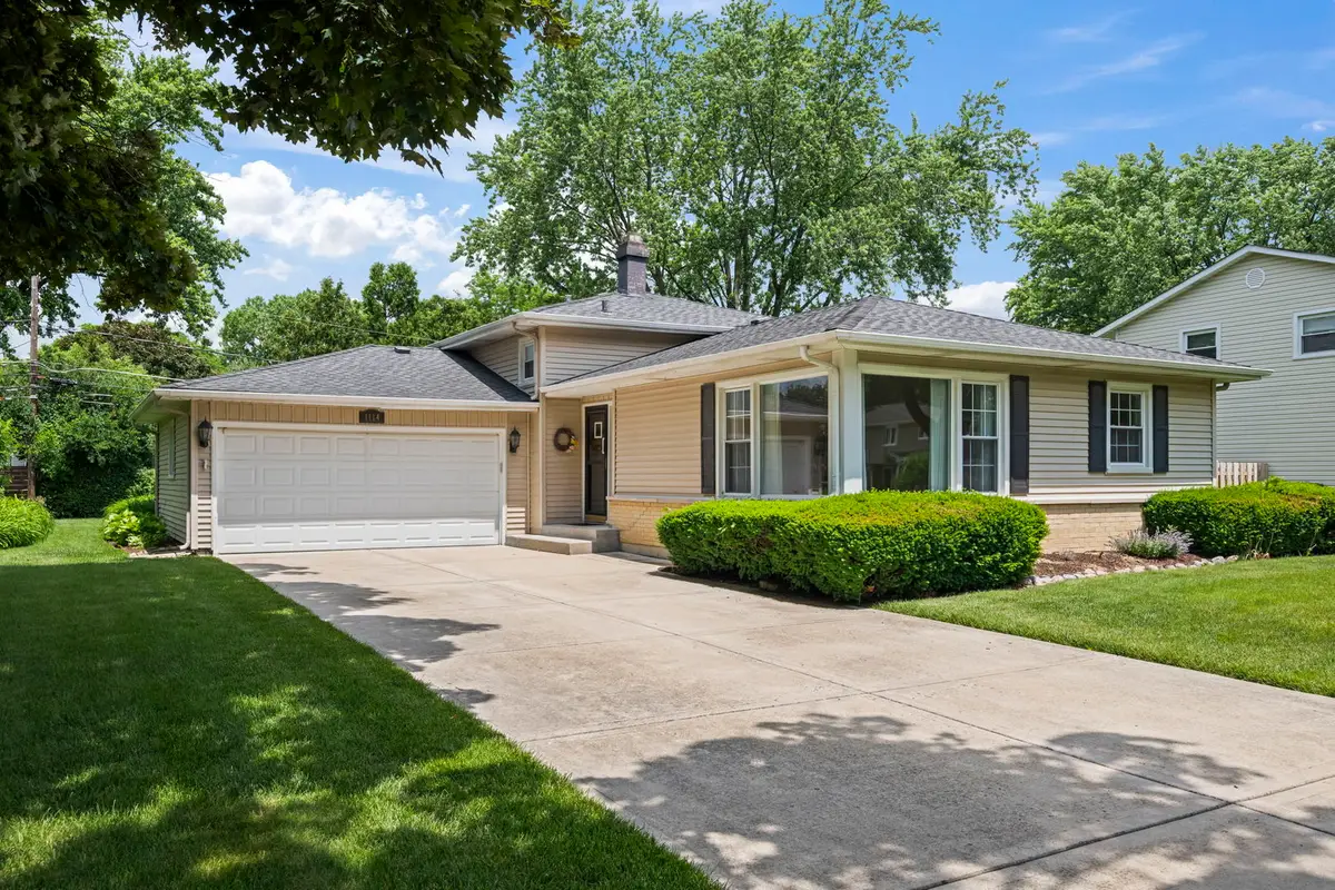 1114 E Dogwood Lane, Mount Prospect, IL 60056 - #1