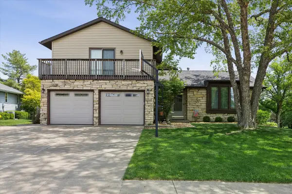 3160 Hartford Drive, Bettendorf, IA 52722
