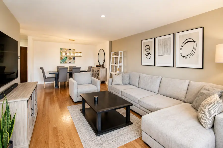 1101 S Hunt Club Drive #403, Mount Prospect, IL 60056 - #2