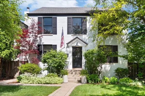 2433 Hastings Avenue, Evanston, IL 60201