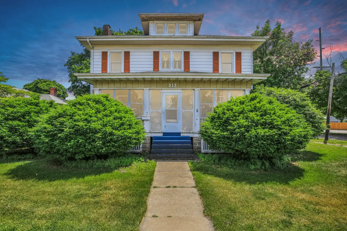 213 W Oak Street, Fairbury, IL 61739 - #1