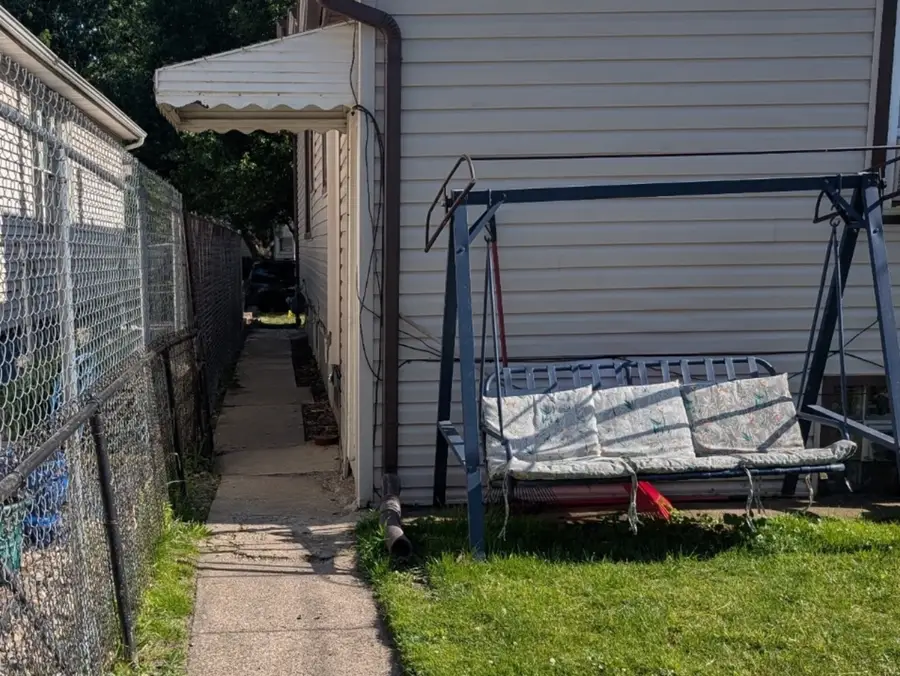 2054 York Street, Blue Island, IL 60406 - #3
