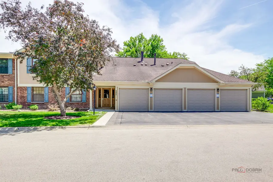 585 Williamsburg Court #D2, Wheeling, IL 60090 - #2