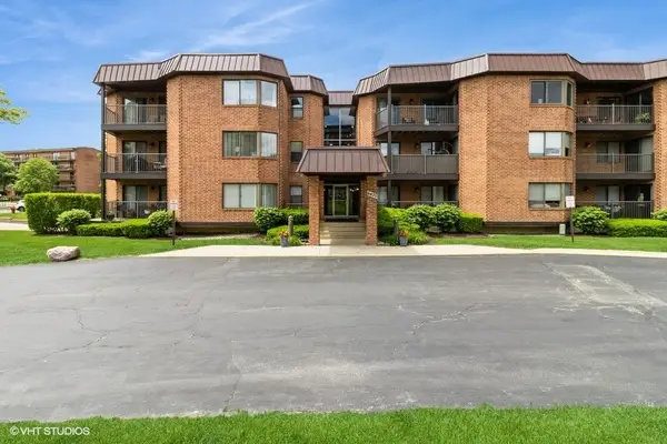 6425 Clarendon Hills Road #311, Willowbrook, IL 60527