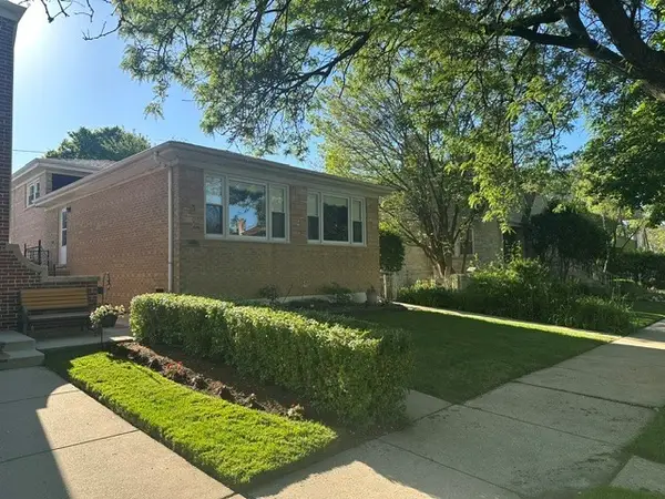 6034 N Bernard Street, Chicago, IL 60659