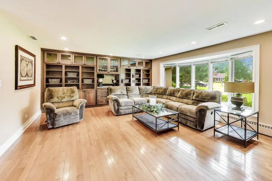 16 S Wildwood Drive, Prospect Heights, IL 60070 - #3
