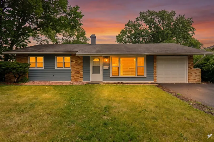1595 Highland Boulevard, Hoffman Estates, IL 60169 - #2