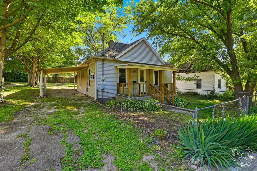 714 W South 9th Street, Shelbyville, IL 62565 - #3