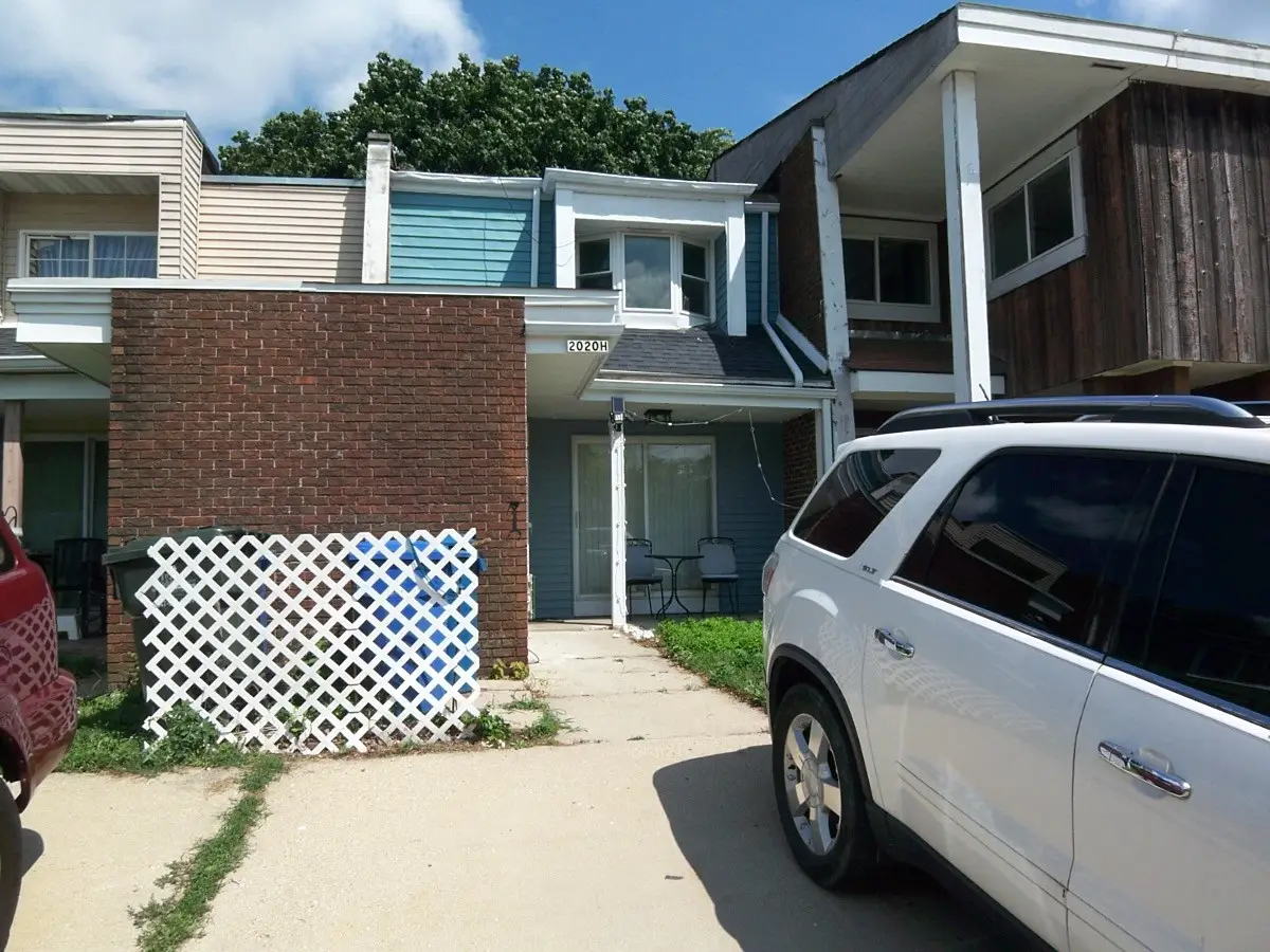 2020 Berkshire Circle #H, Carpentersville, IL 60110 - #1