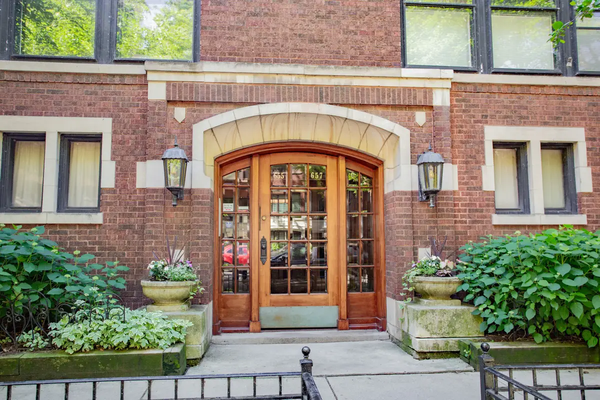 655 W Buena Avenue #3, Chicago, IL 60613 - #1