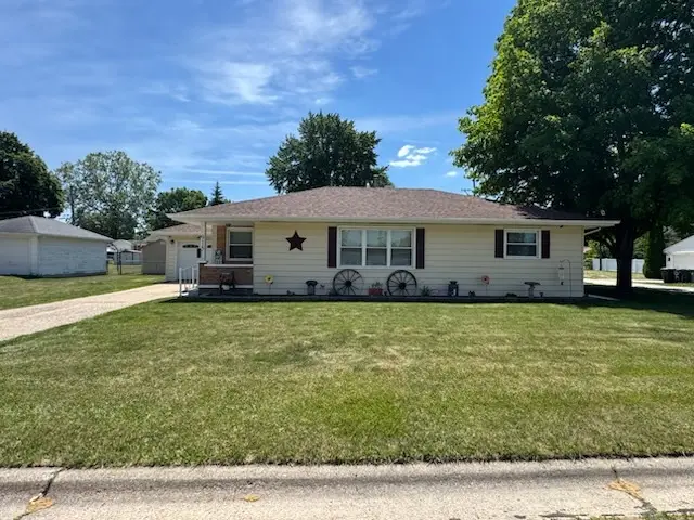 915 W 19th Street, Sterling, IL 61081 - #1