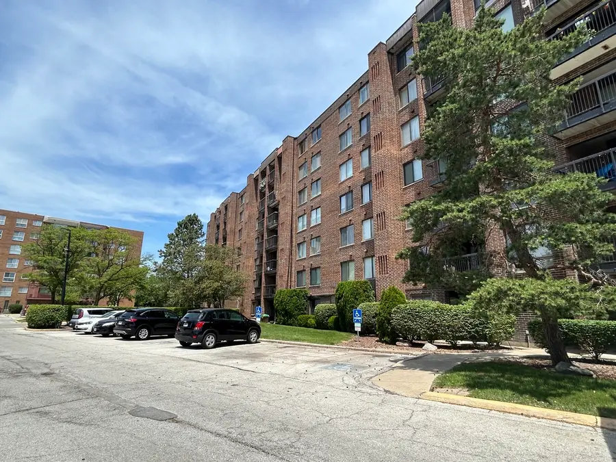 400 Park Avenue #211, Calumet City, IL 60409 - #3