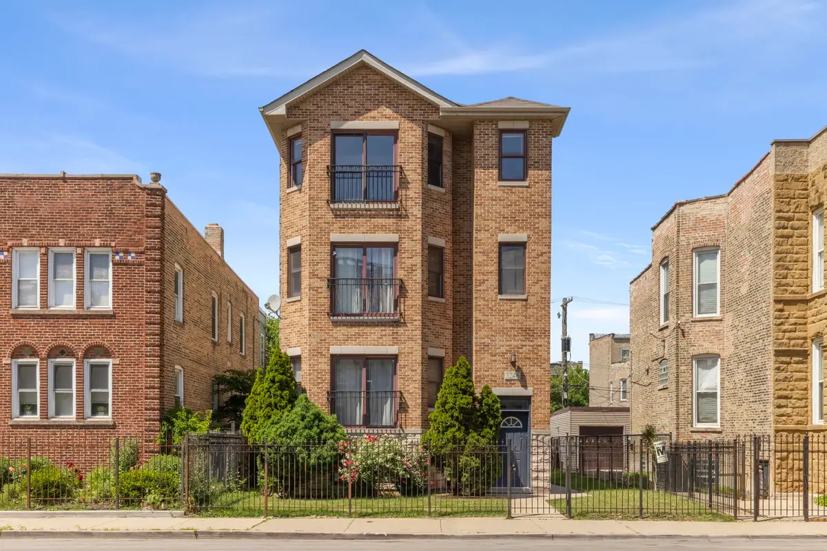 3246 W Warren Boulevard #3, Chicago, IL 60624 - #1