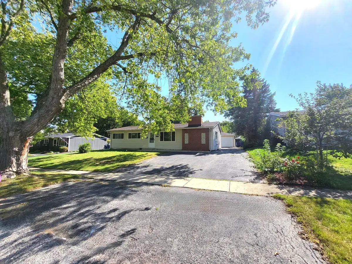 18455 W Meadow Lane, Gurnee, IL 60031 - #1