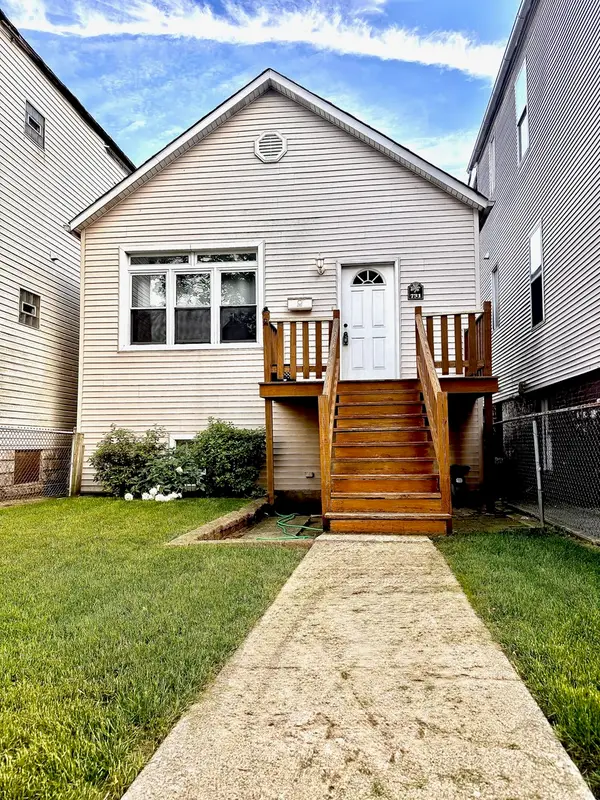 Address Withheld By Seller, Chicago, IL 60609