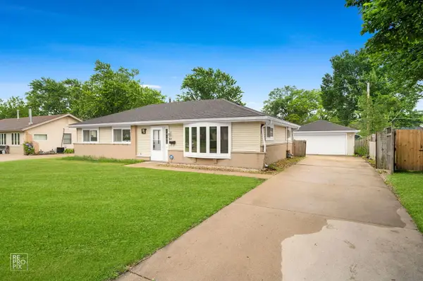 75 Kingman Lane, Hoffman Estates, IL 60169