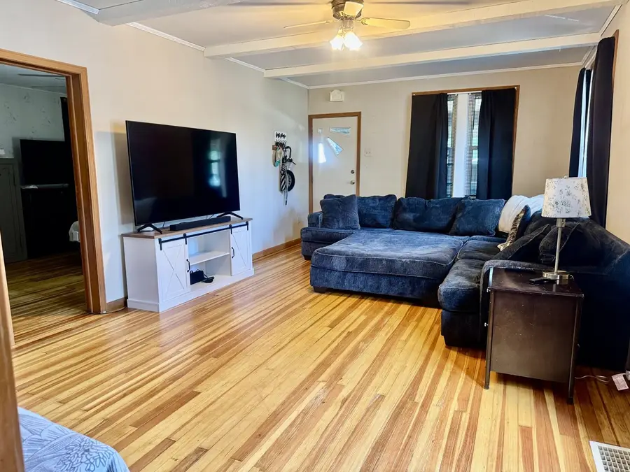 105 W 4th Street, Spring Valley, IL 61362 - #2