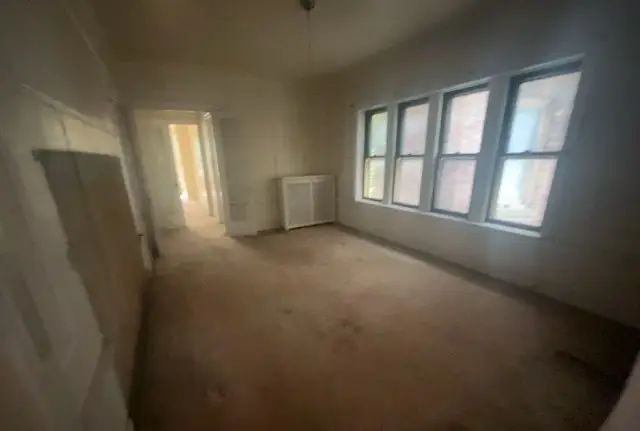 7819 S Bennett Avenue, Chicago, IL 60649 - #3