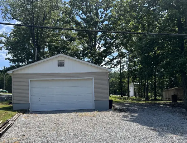 12808 N Shoreland Drive, Marion, IL 62959