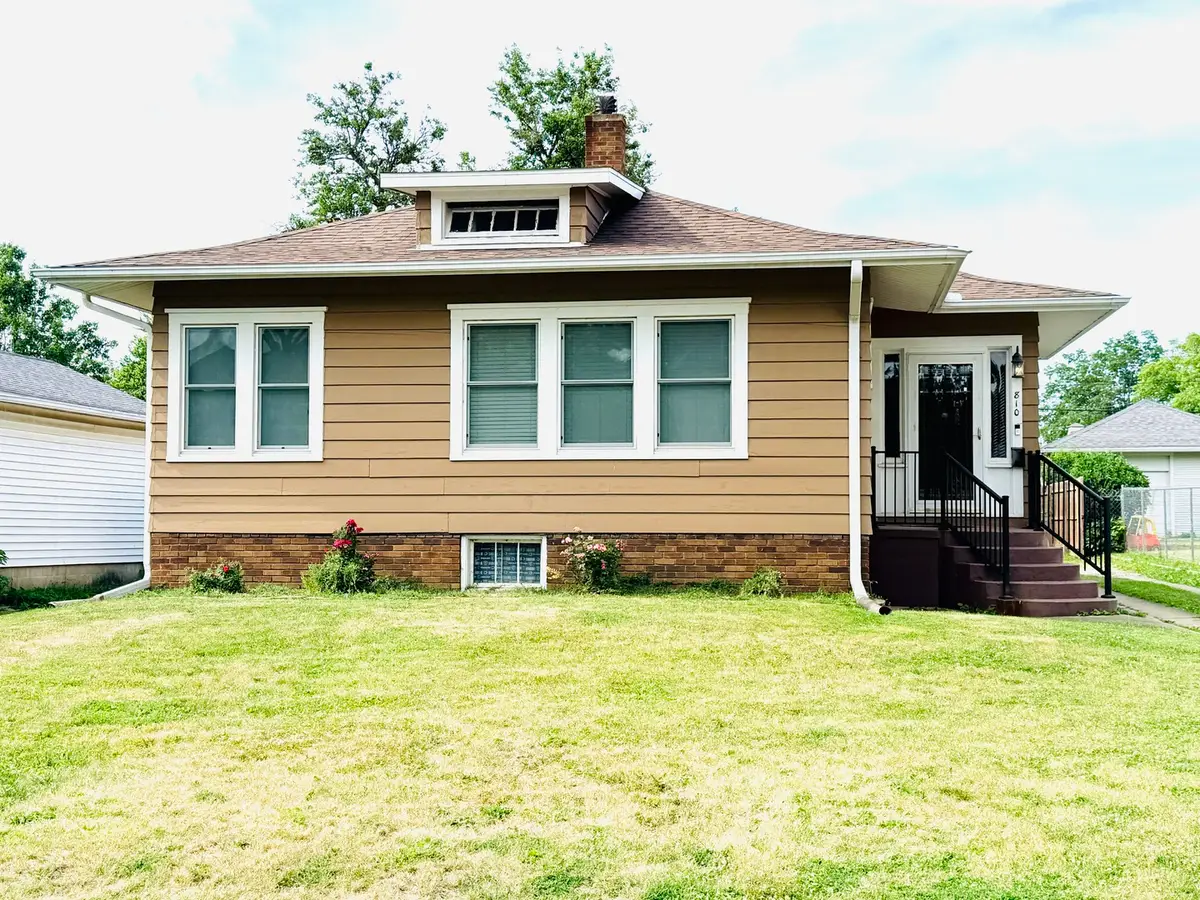810 E Lincoln Street, Hoopeston, IL 60942 - #1