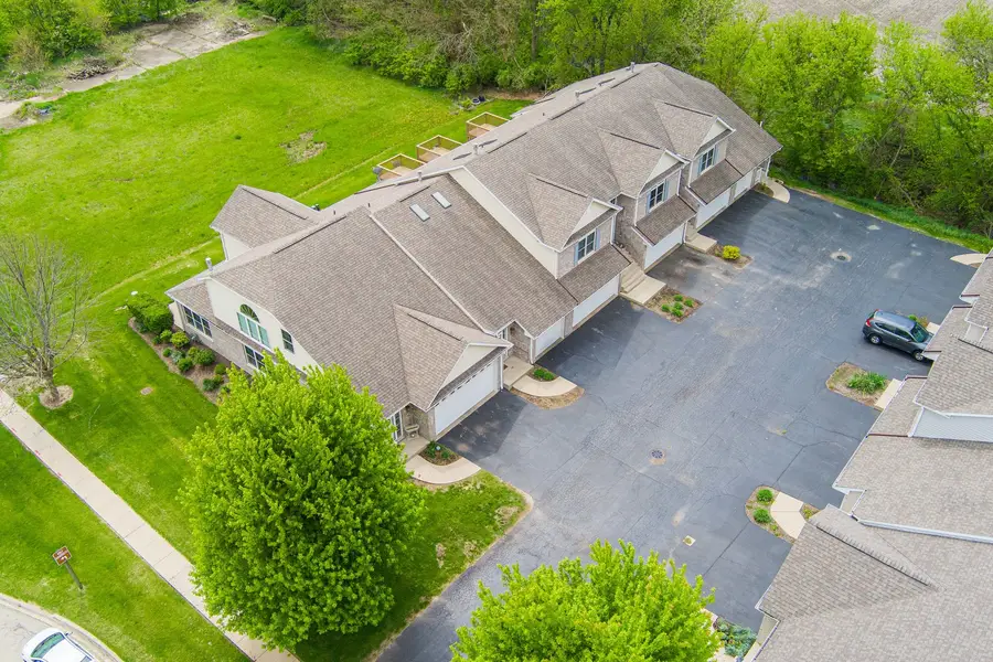 3925 South Pointe Drive #B, Dekalb, IL 60115 - #2