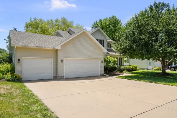 1198 Bridgeview Place, Le Claire, IA 52753