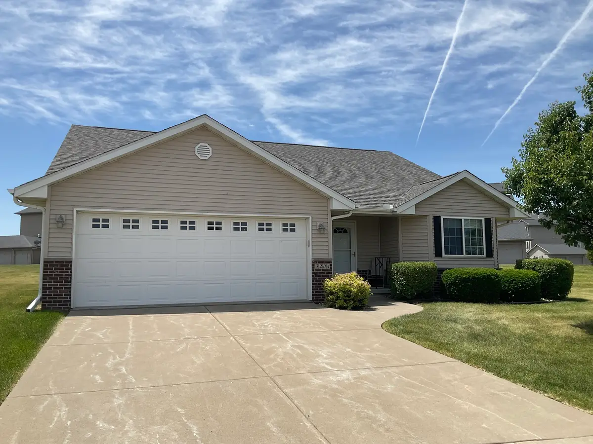 3204 S 20th Avenue Court, Eldridge, IA 52748 - #1