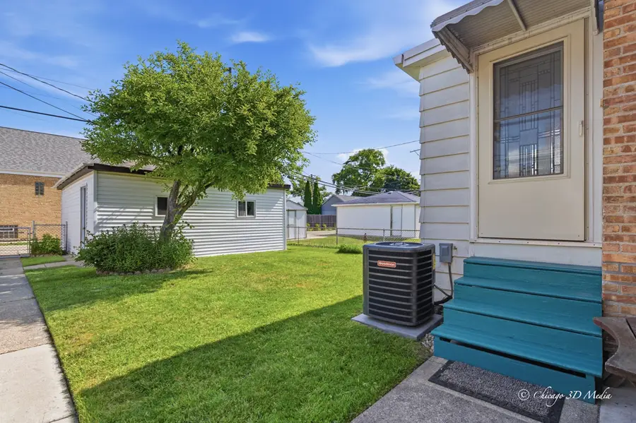 6244 W Foster Avenue, Chicago, IL 60630 - #3