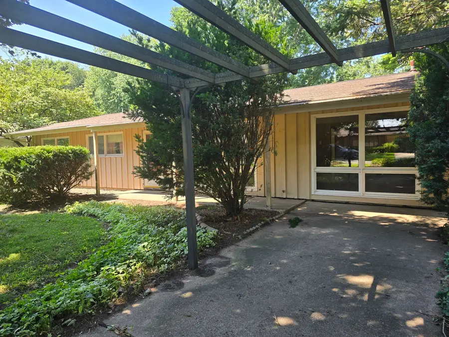 1719 Mcdonald Drive, Champaign, IL 61821 - #3