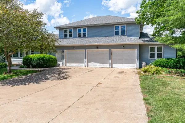 16902 206th Street, Davenport, IA 52806