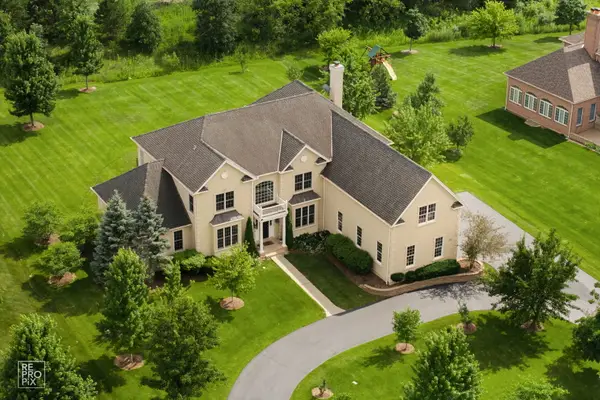 23 Wood Oaks Drive, South Barrington, IL 60010