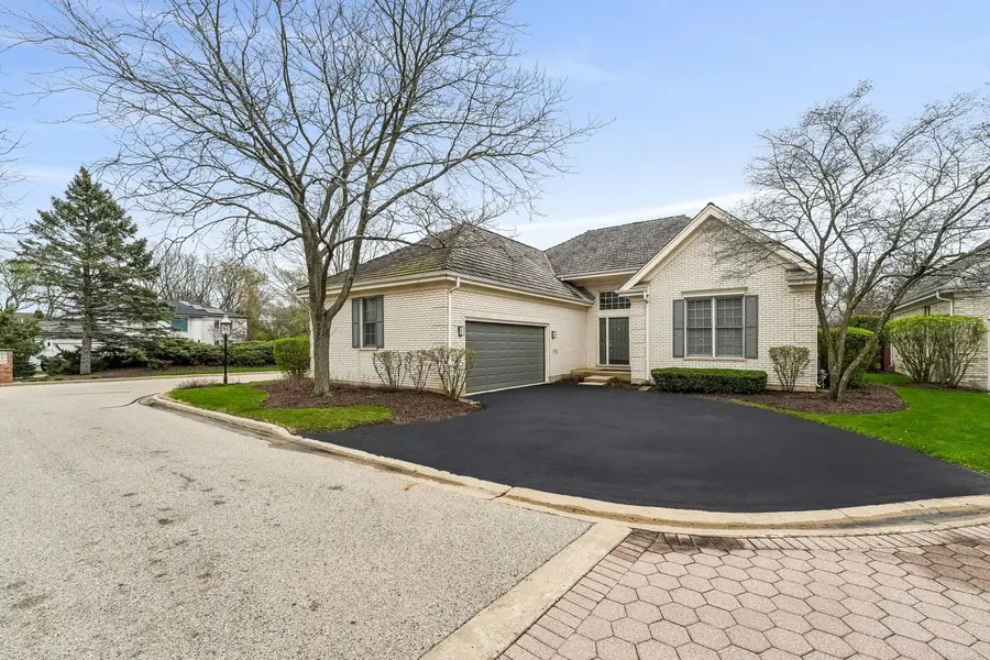 5 Middlesex Court, Lincolnshire, IL 60069 - #2