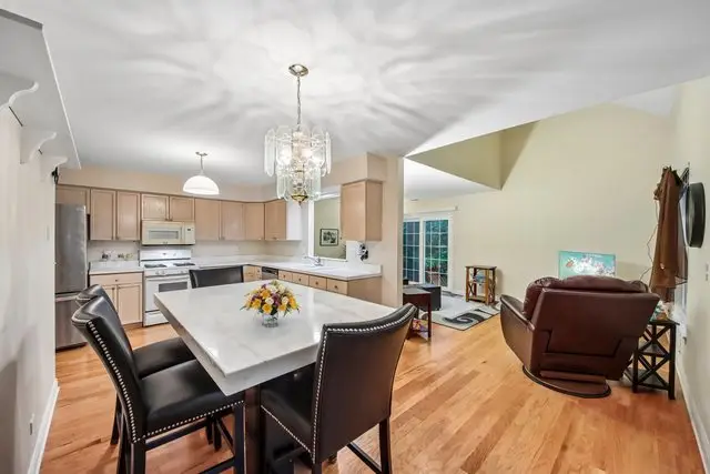 1544 Laurel Oaks Drive, Streamwood, IL 60107 - #3