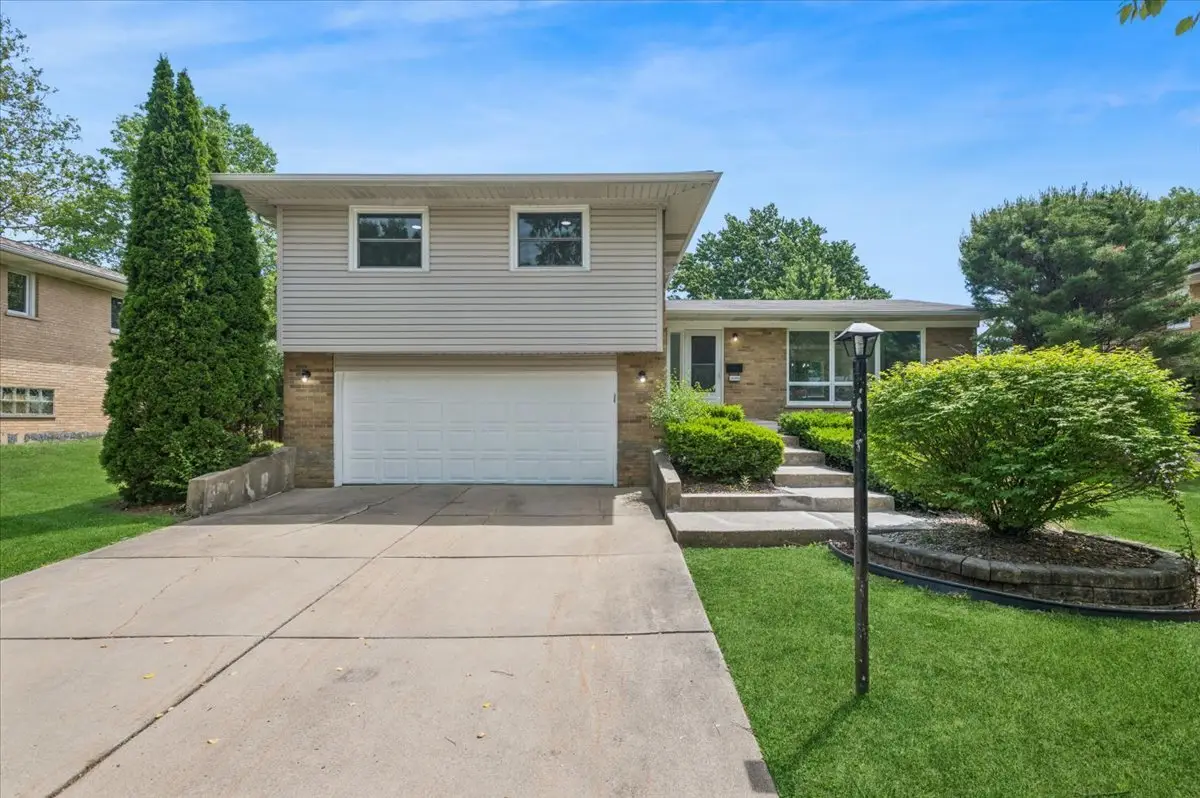 15209 Linden Drive, Oak Forest, IL 60452 - #1