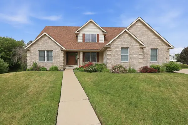 2403 E 58th Court, Davenport, IA 52807