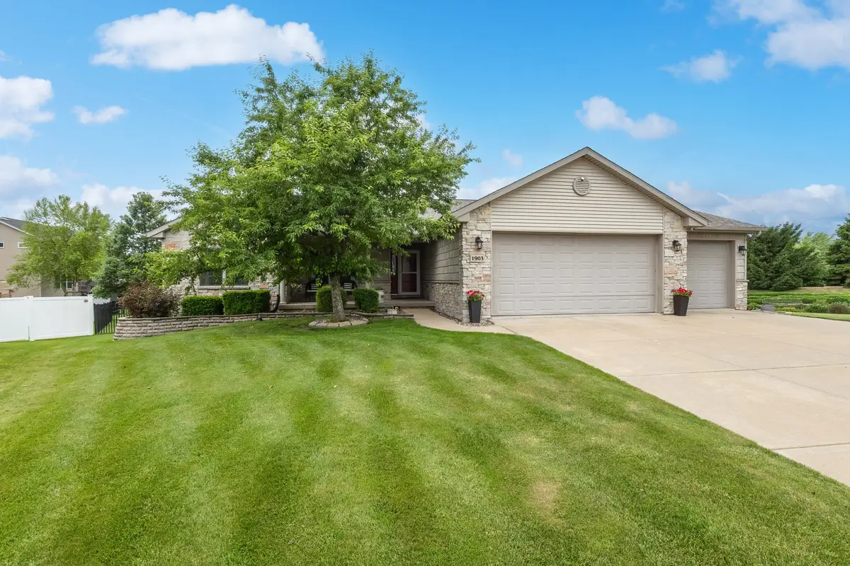 1903 E 61st Circle, Davenport, IA 52807 - #1