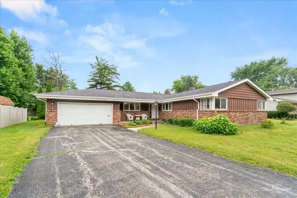 2270 Sans Souci Drive, Aurora, IL 60506