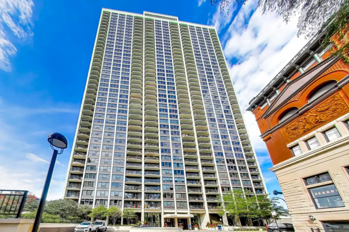 1560 N Sandburg Terrace #315J, Chicago, IL 60610 - #1