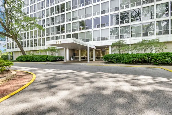 601 E 32nd Street #403, Chicago, IL 60616