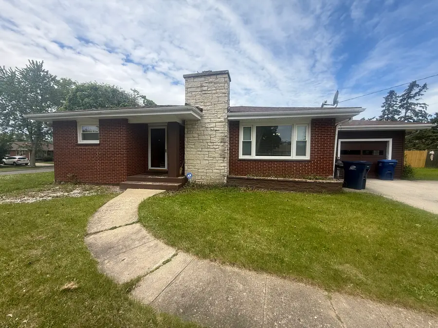 820 Cedar Avenue, Waukegan, IL 60085 - #2