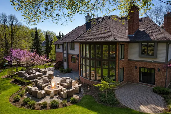 599 Chateaux Bourne Drive, Barrington, IL 60010