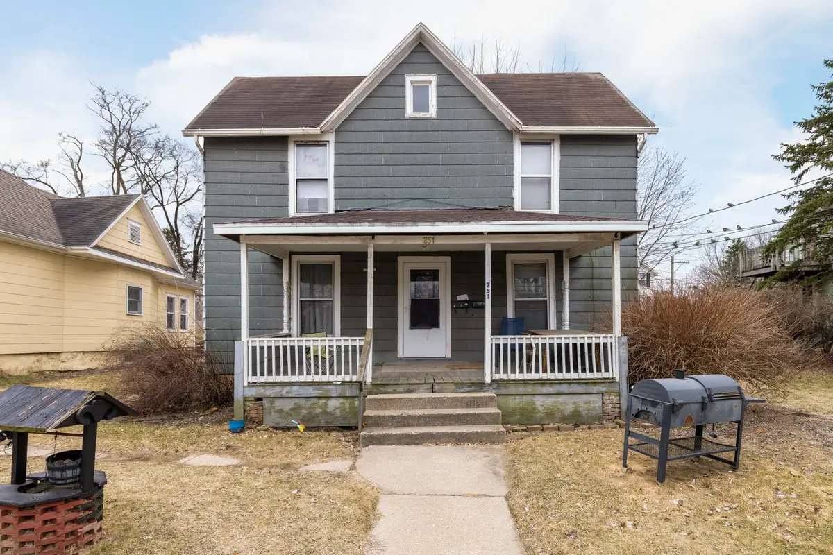 251 W Homer Street, Freeport, IL 61032 - #1