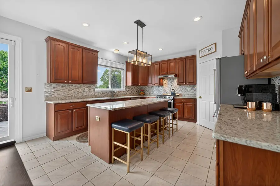 2560 Mc Duffee Circle, North Aurora, IL 60542 - #3