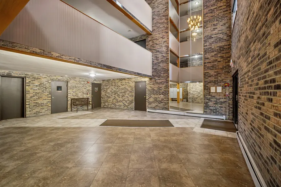 8970 N Parkside Avenue #104, Des Plaines, IL 60016 - #2