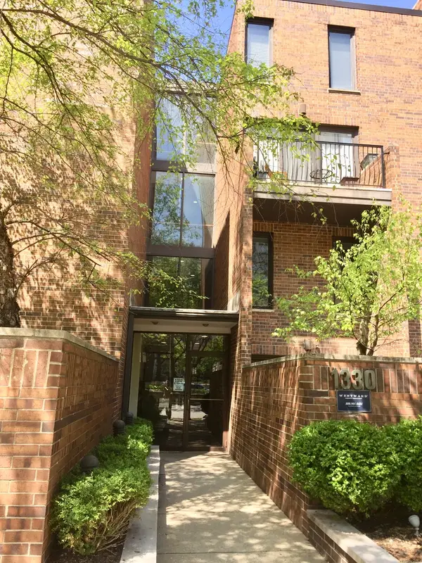 1330 N Lasalle Street #300, Chicago, IL 60610