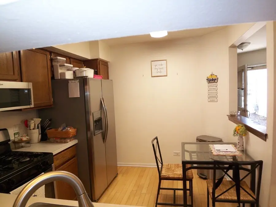 1069 Talbots Lane, Elk Grove Village, IL 60007 - #3