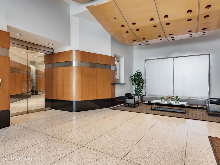 Address Withheld By Seller, Chicago, IL 60611 - #2