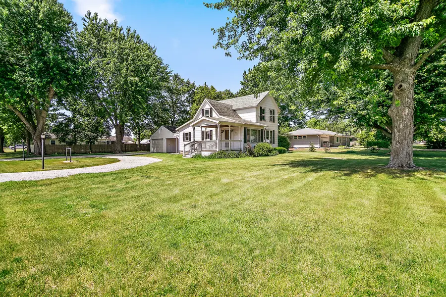 105 N Sixth Street, Ashkum, IL 60911 - #2