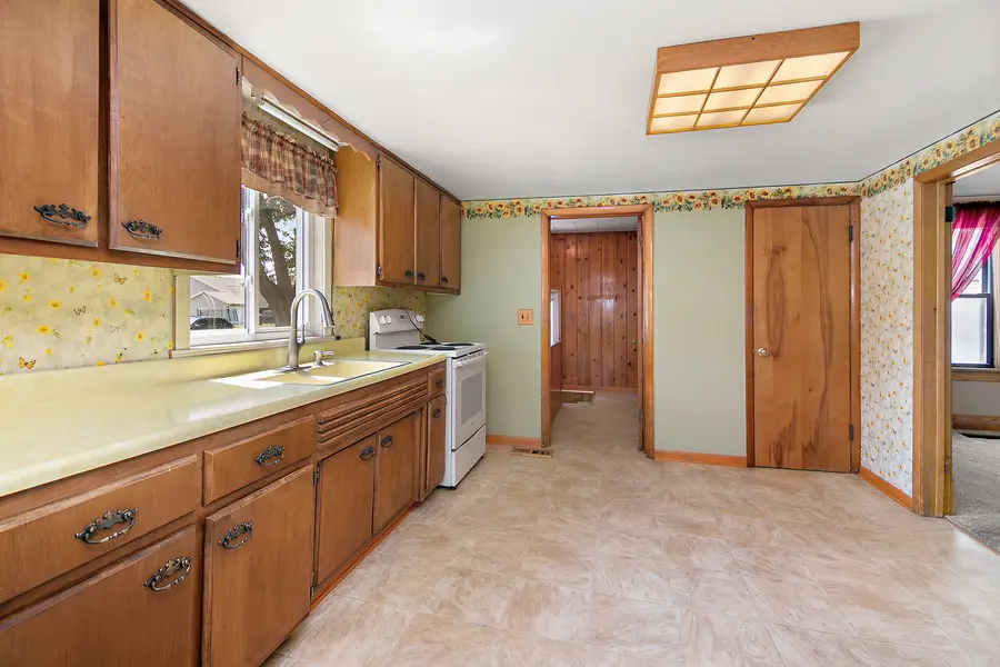 105 N Sixth Street, Ashkum, IL 60911 - #3