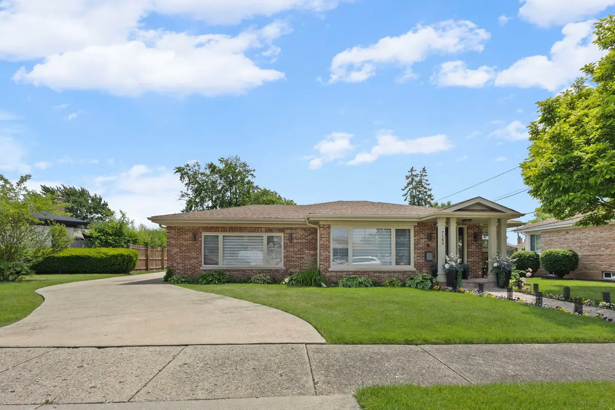 7145 Greenwood Street, Morton Grove, IL 60053 - #1